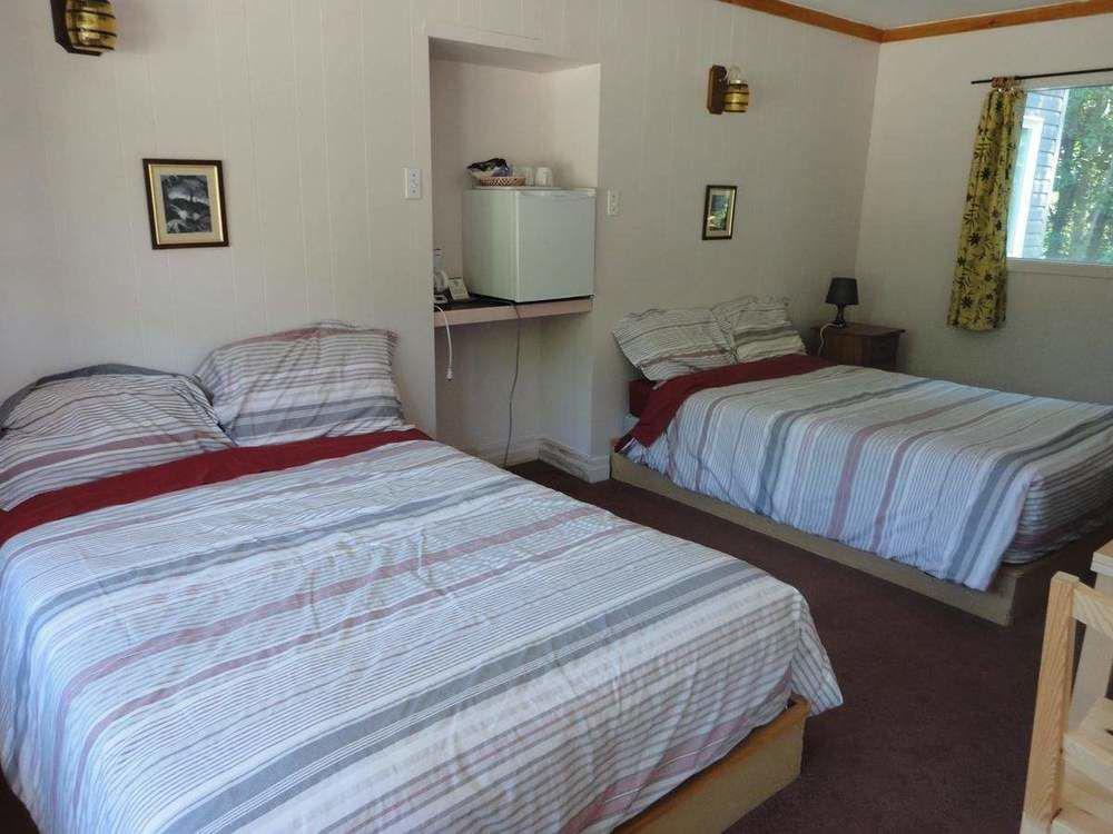 Dwight Riverside Inn Esterno foto