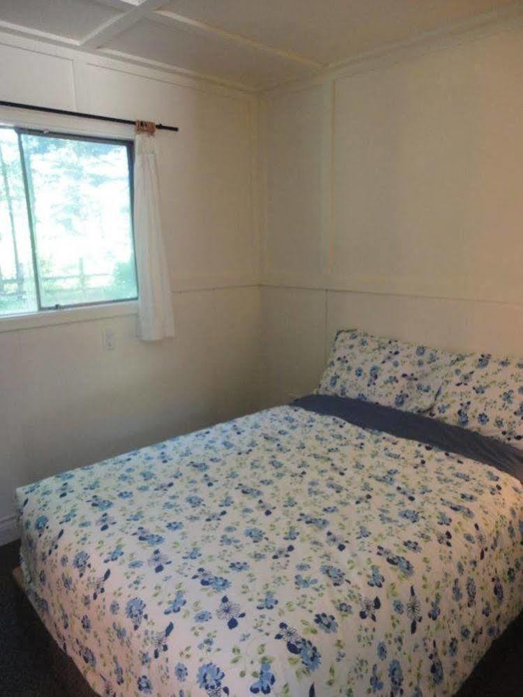 Dwight Riverside Inn Esterno foto