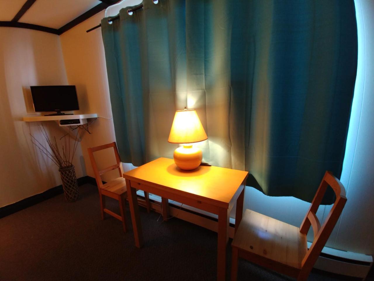 Dwight Riverside Inn Esterno foto
